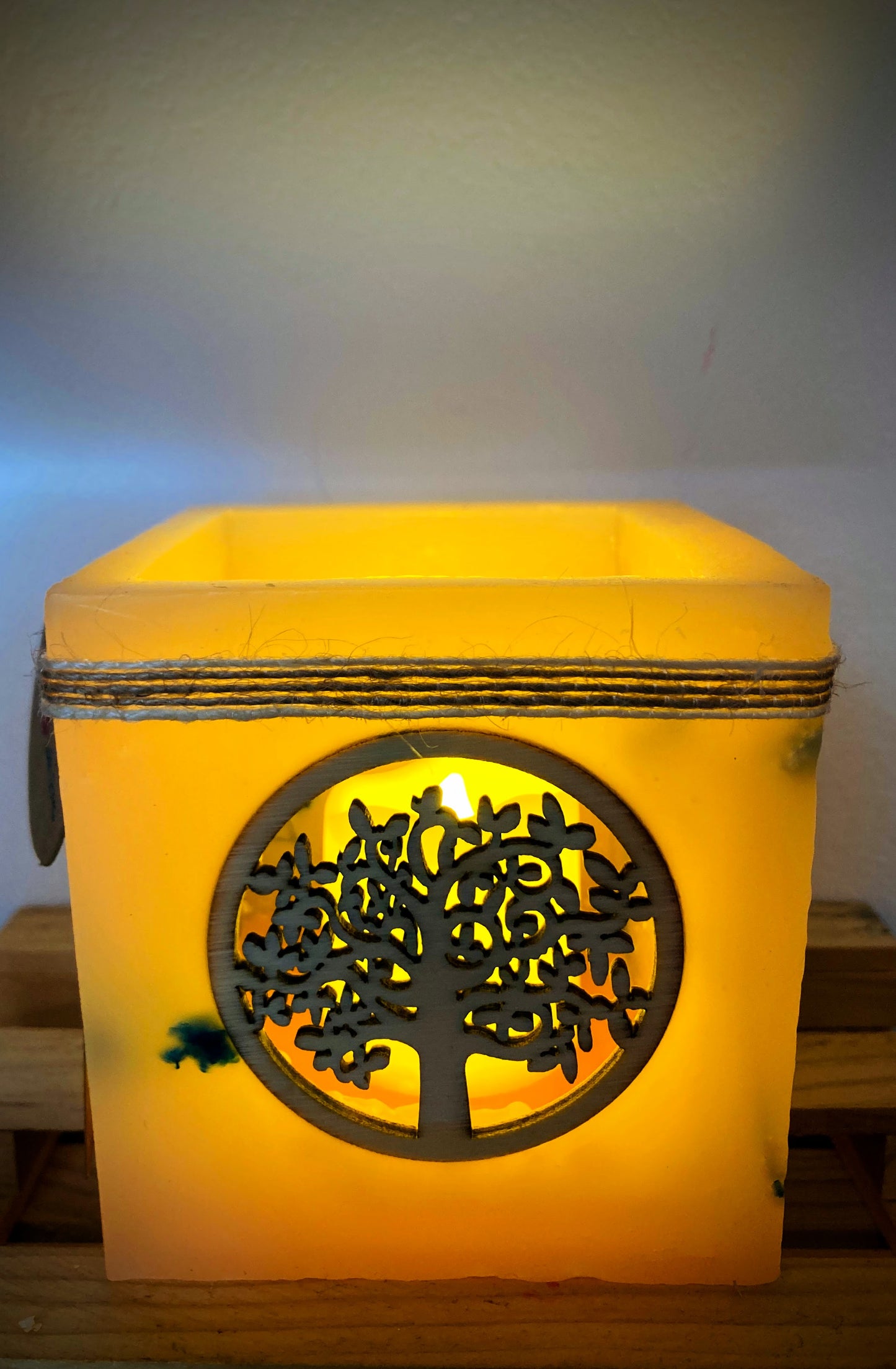Vela hueca, Fanal Artesanal con Decoración de Árbol de la Vida y diferentes aromas – Lilinnight