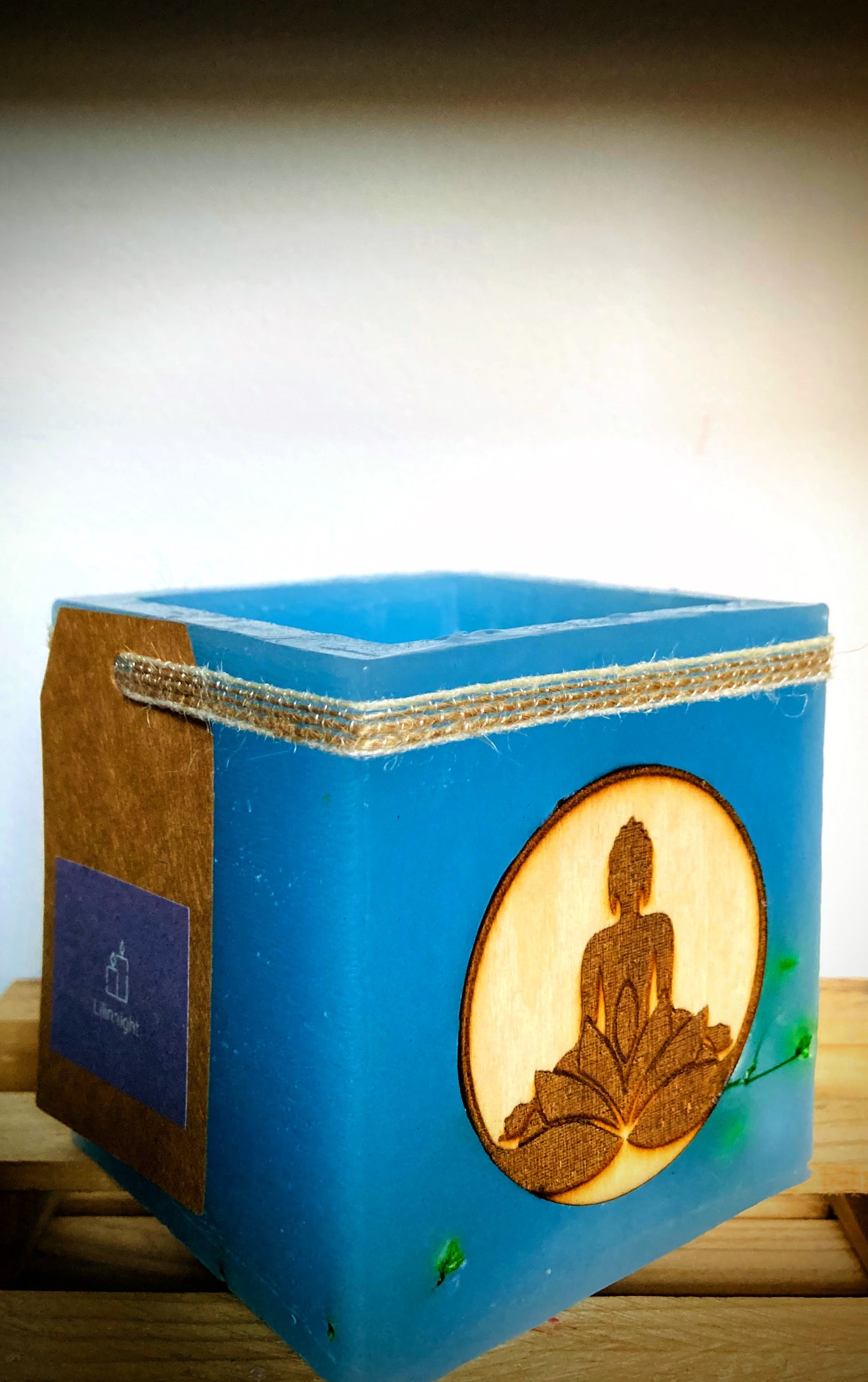 Fanal de cera / vela hueca -  con Flores Secas y Buda de Madera, Aroma Floral