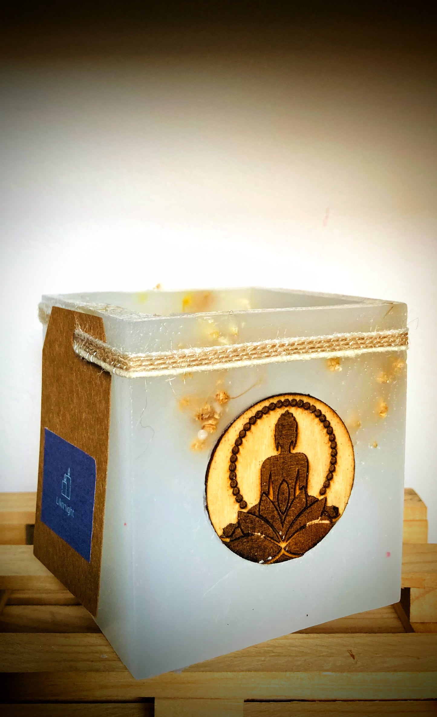 Fanal de cera / vela hueca -  con Flores Secas y Buda de Madera, Aroma Floral