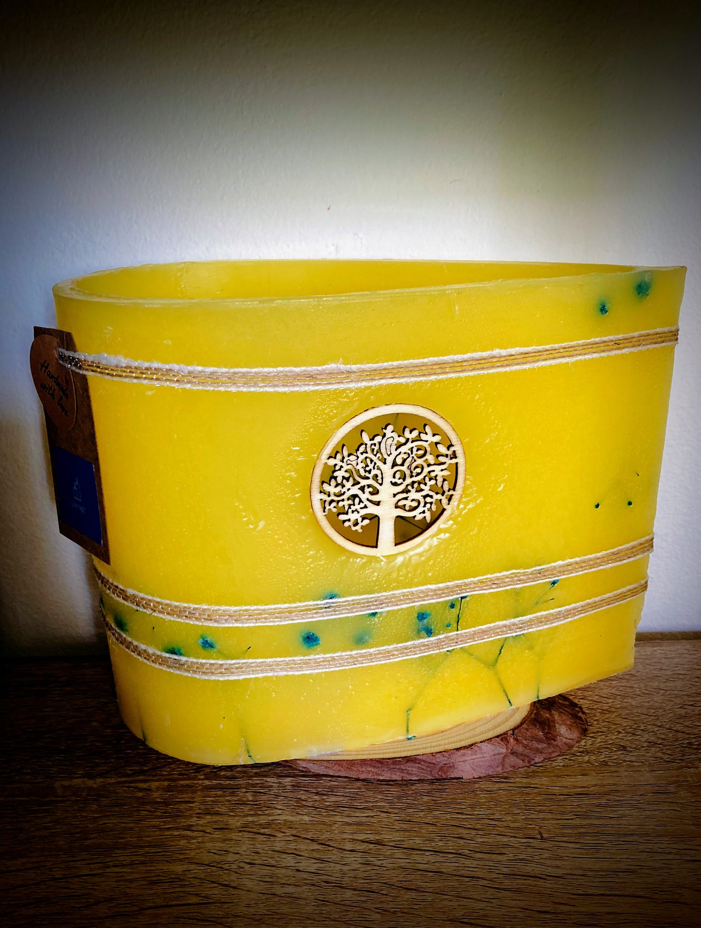 Fanal de cera / vela hueca en forma de gota con arbol de la vida y aroma a limon