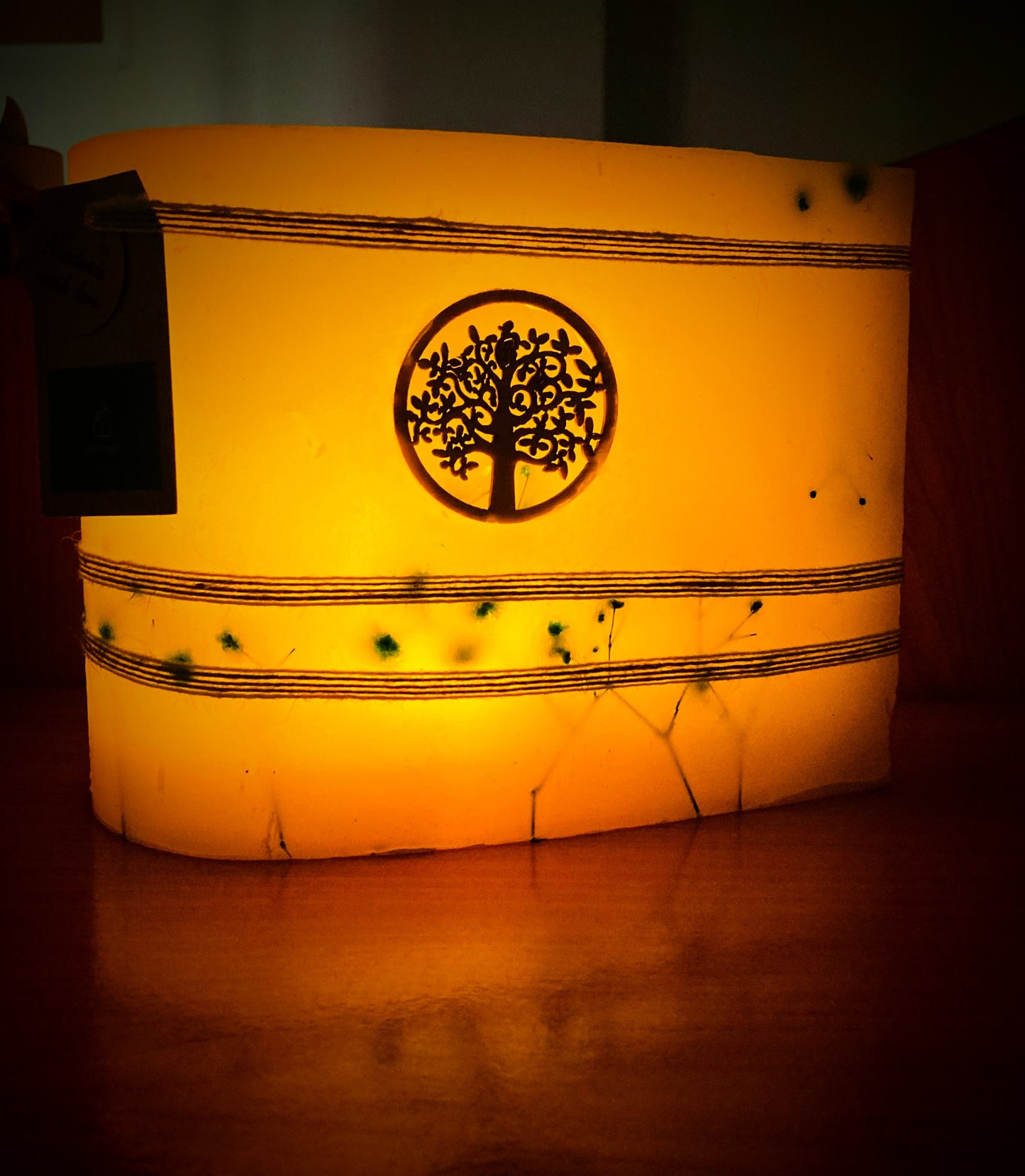 Fanal de cera / vela hueca en forma de gota con arbol de la vida y aroma a limon