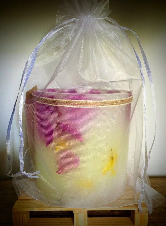 Fanal de Cera artesanal / vela hueca decorado con flores naturales y olor floral -Lilinnight