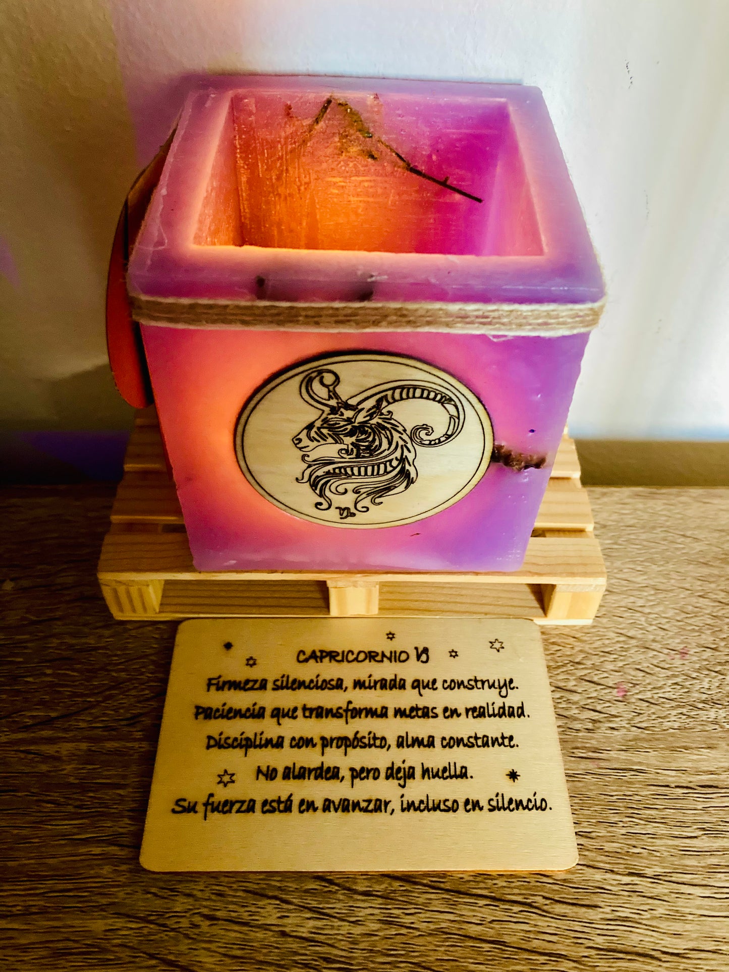 Fanal de cera / vela hueca con signo del zodiaco- Capriconio