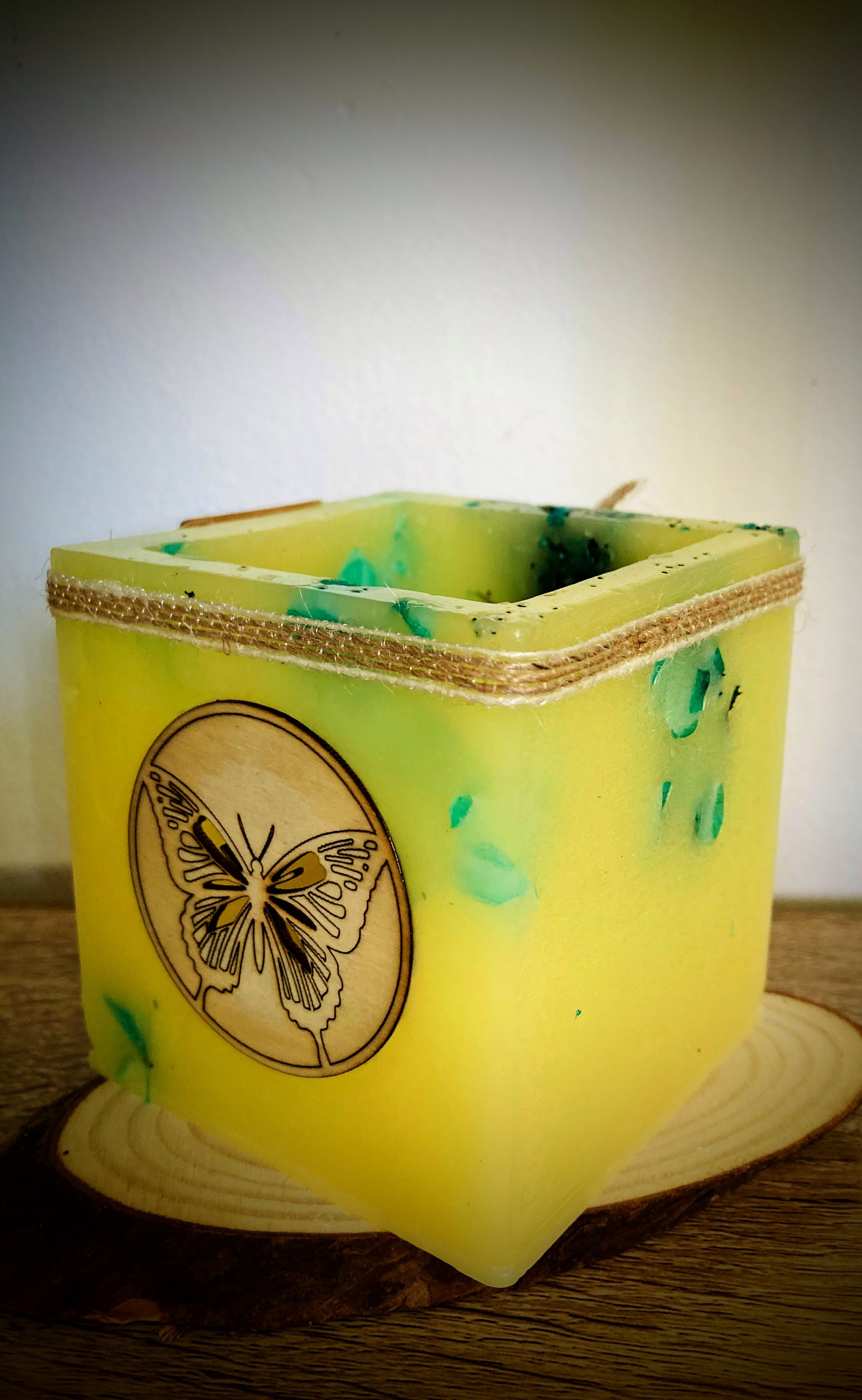 vela hueca, fanal de cera, vela eterna, lilinnight