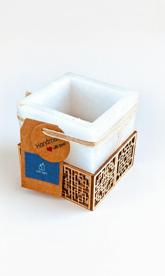 Vela Fanal/vela hueca Artesanal – Diseño Farolillo Asiático – Disponible en Blanco (Aroma Floral) o Amarillo (Aroma a Limón) – Hecha a Mano con Apliques de Madera – LilinNight (amarillo