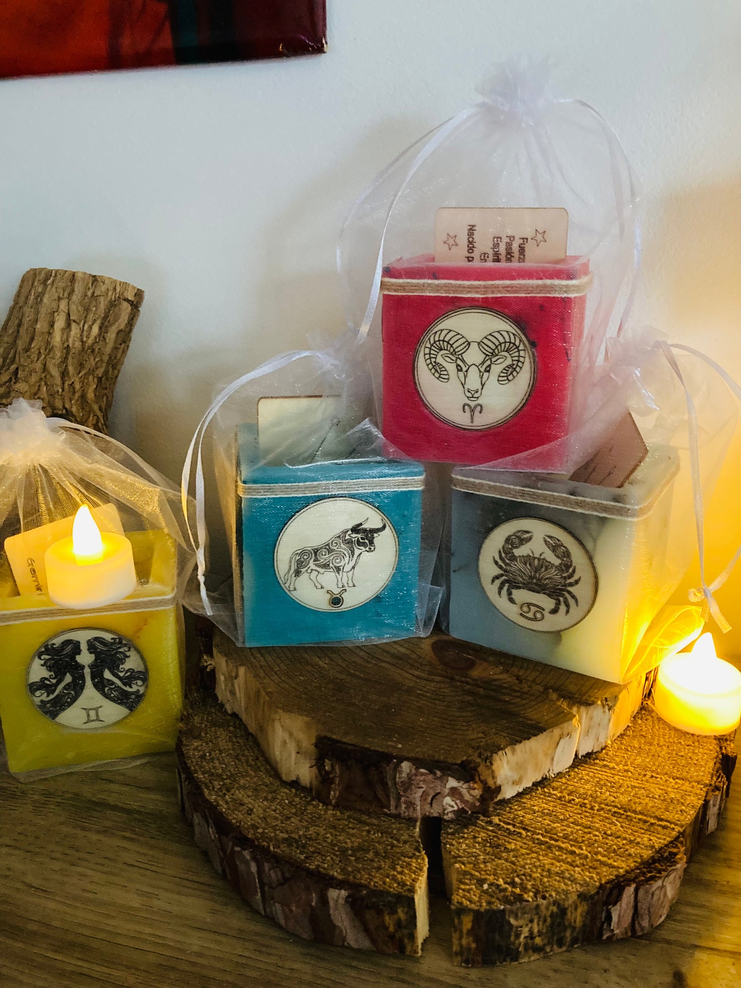 Fanales artesanales con signo del Zodiaco