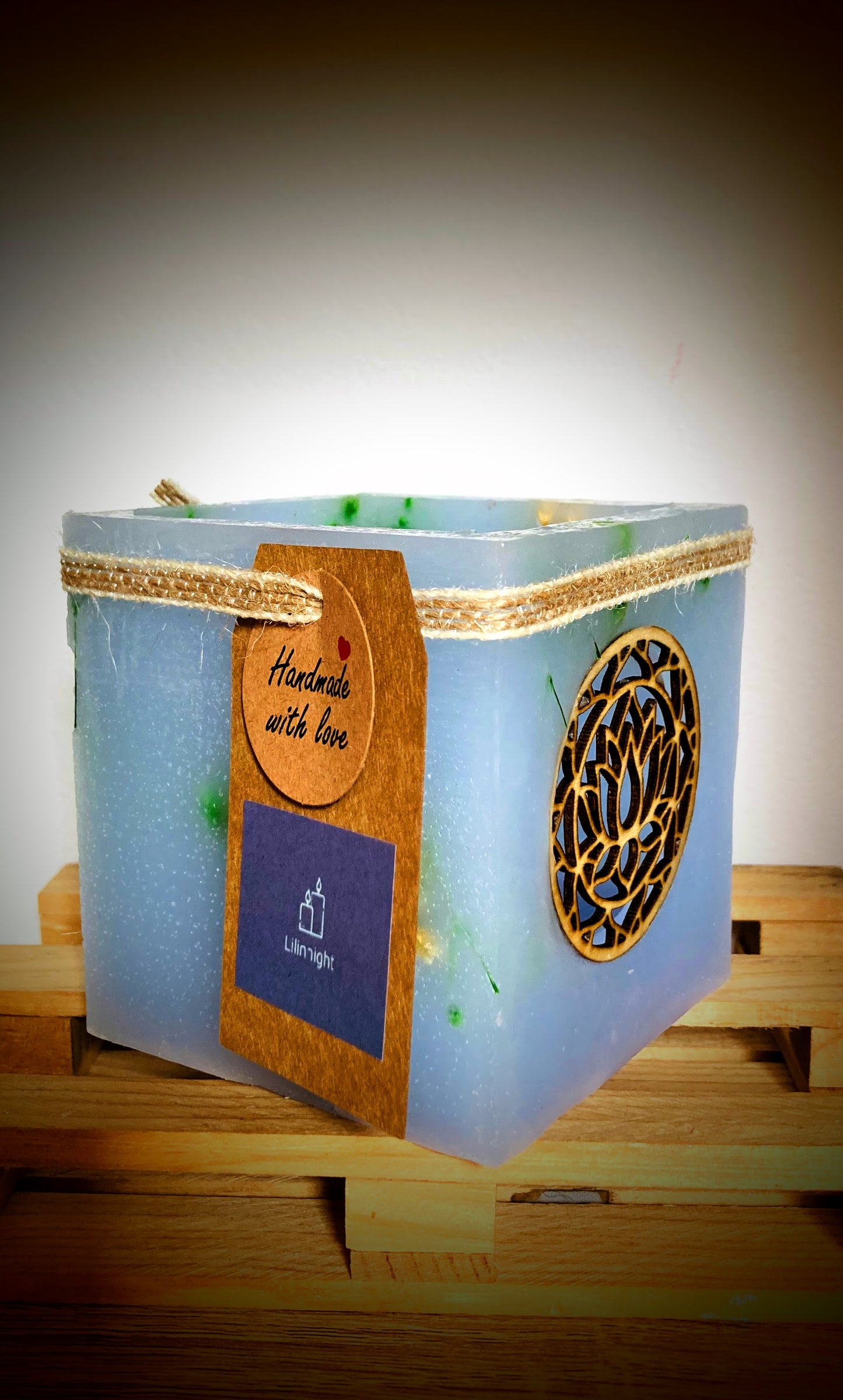 Fanal de cera/vela hueca con aplique de madera de flor de loto aromática - Lilinnight