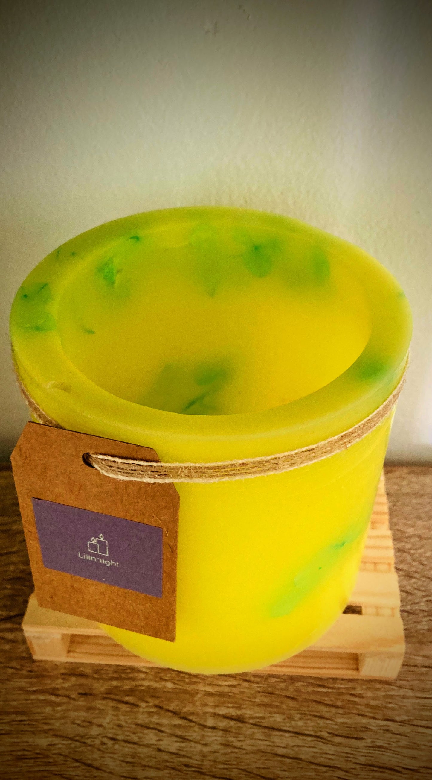 Fanal de cera / vela hueca con olor a limon- Lilinnight