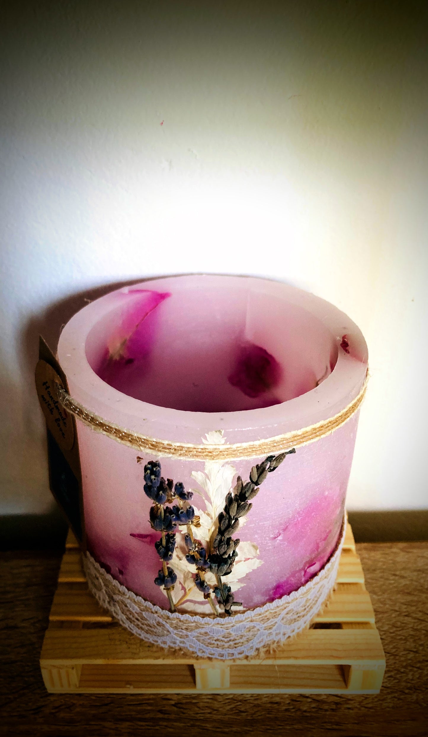 Fanal de cera/ vela hueca  artesanal con Aroma de Jazmin y flores secas - Lilinnight