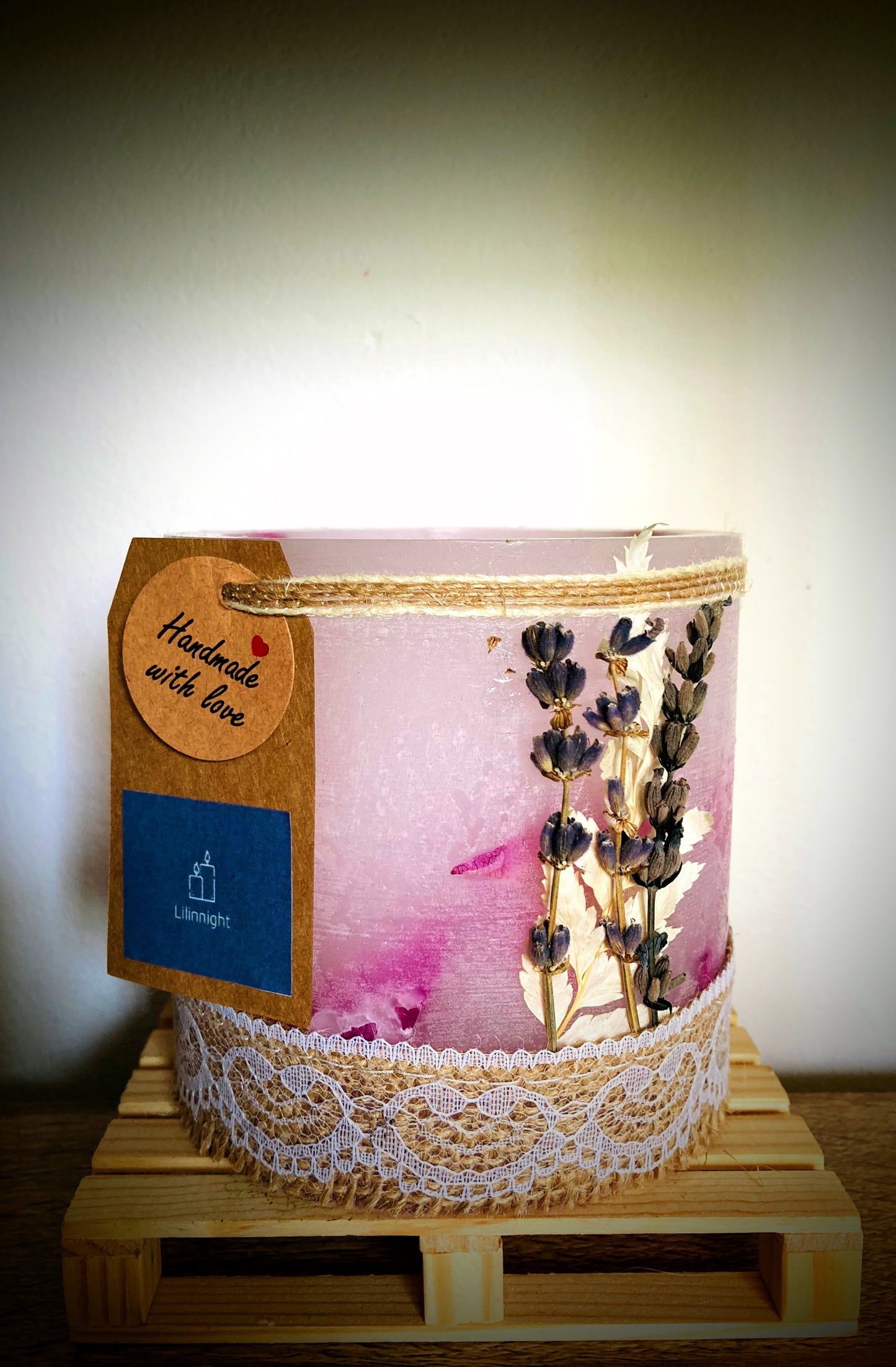 Fanal de cera/ vela hueca  artesanal con Aroma de Jazmin y flores secas - Lilinnight