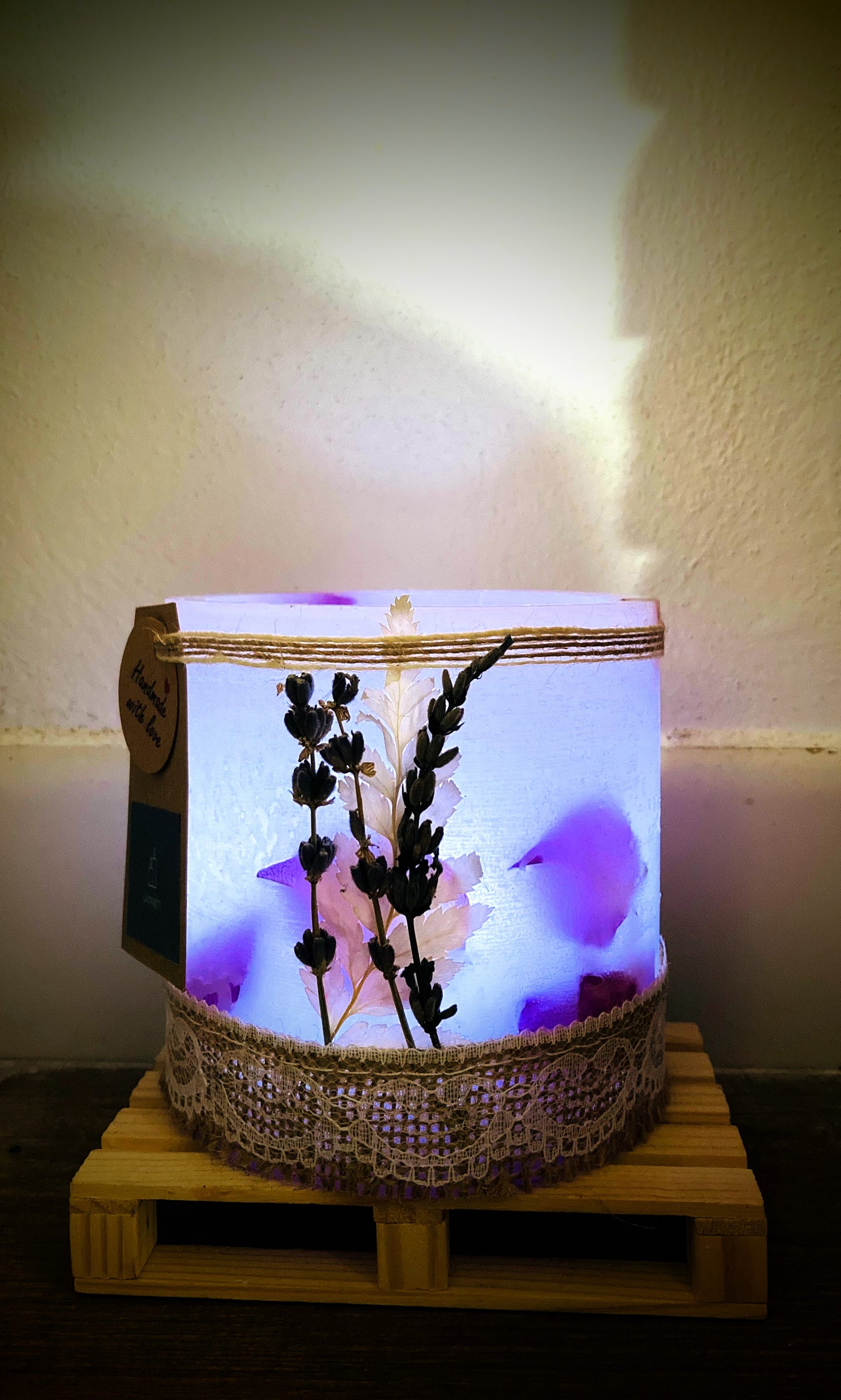 Fanal de cera/ vela hueca  artesanal con Aroma de Jazmin y flores secas - Lilinnight