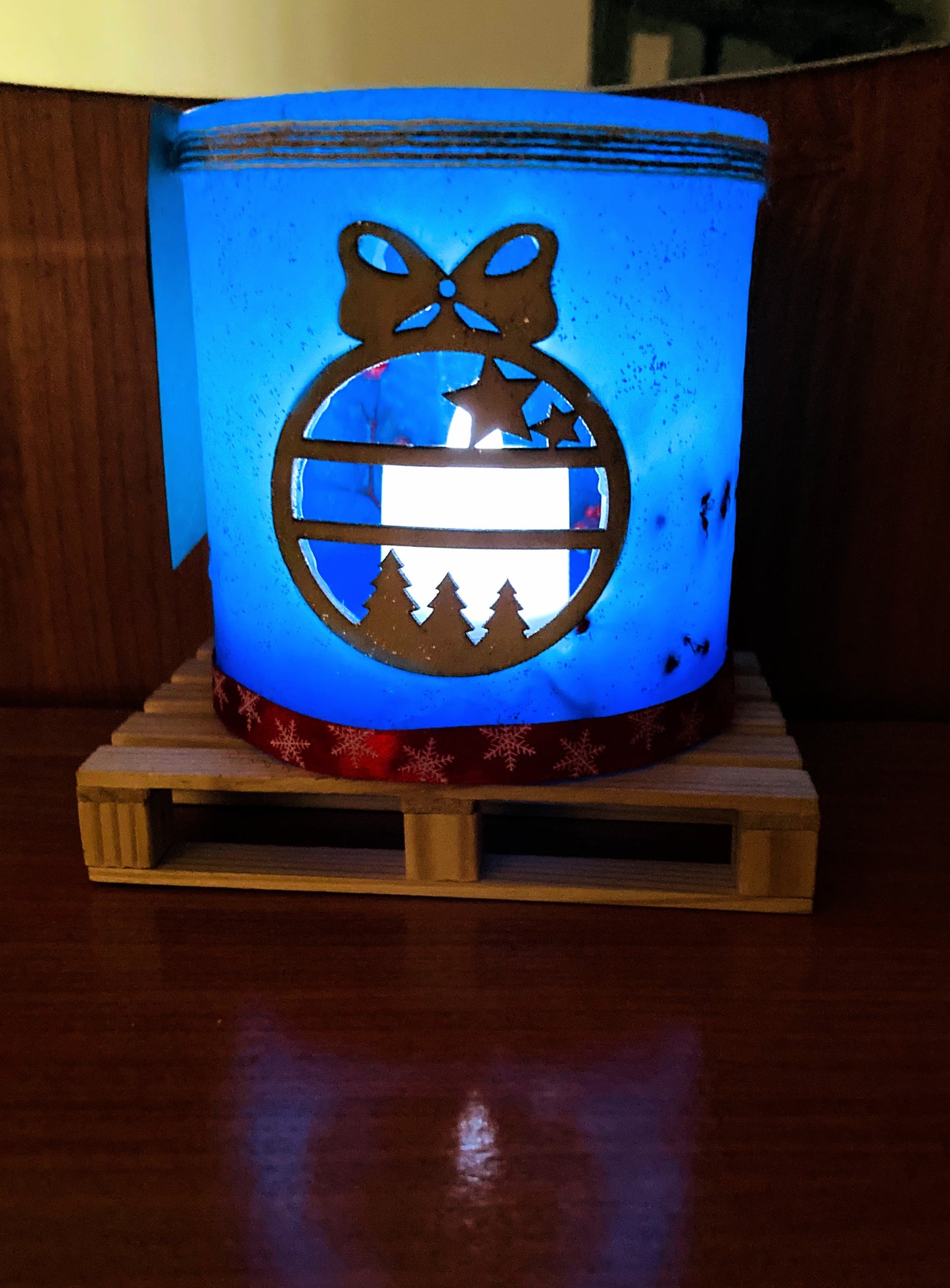 Vela hueca / Fanal de Cera  Navideño con Aroma a Rosas