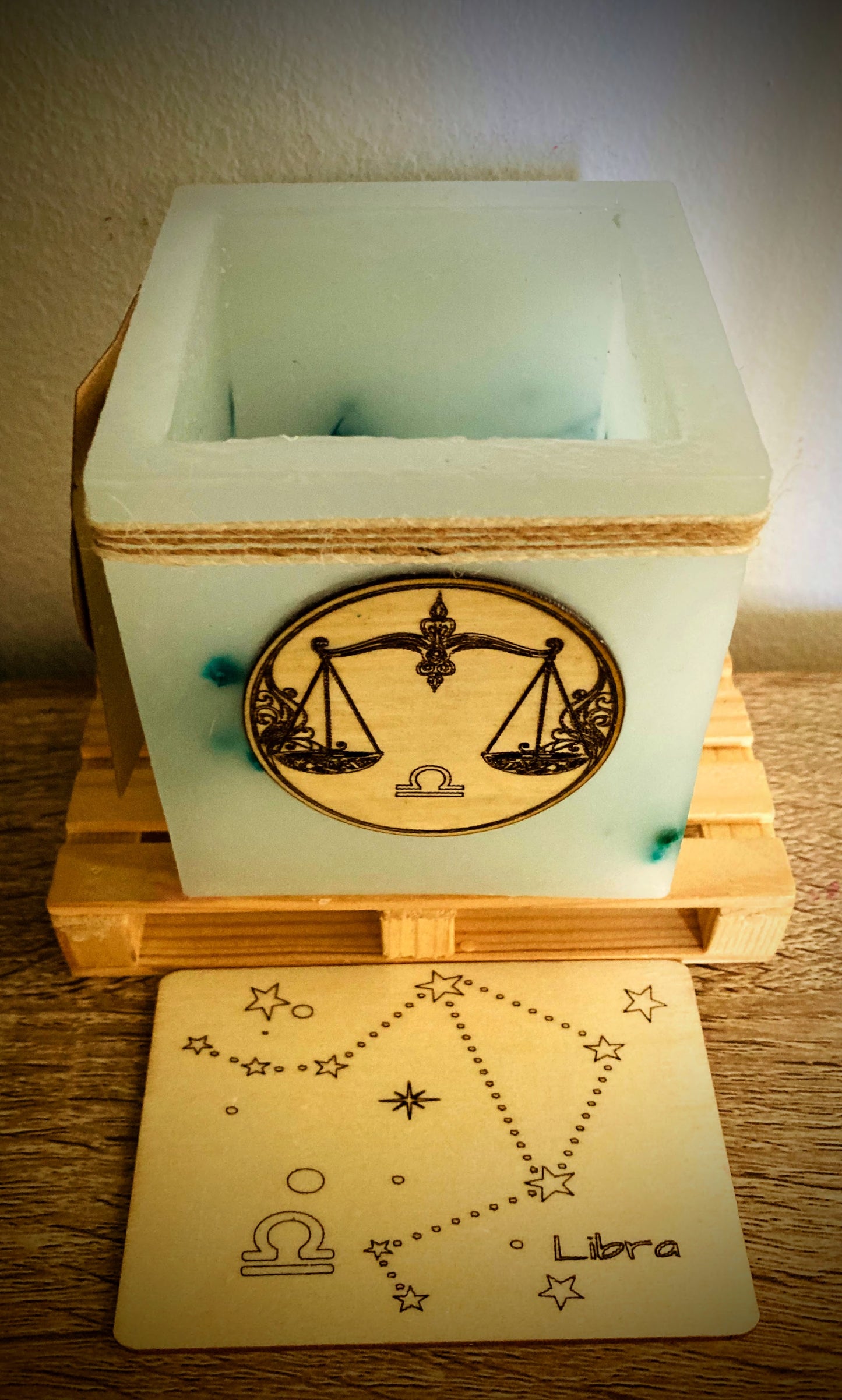 Fanal artesanal/vela hueca con  signo zodiaco -Libra