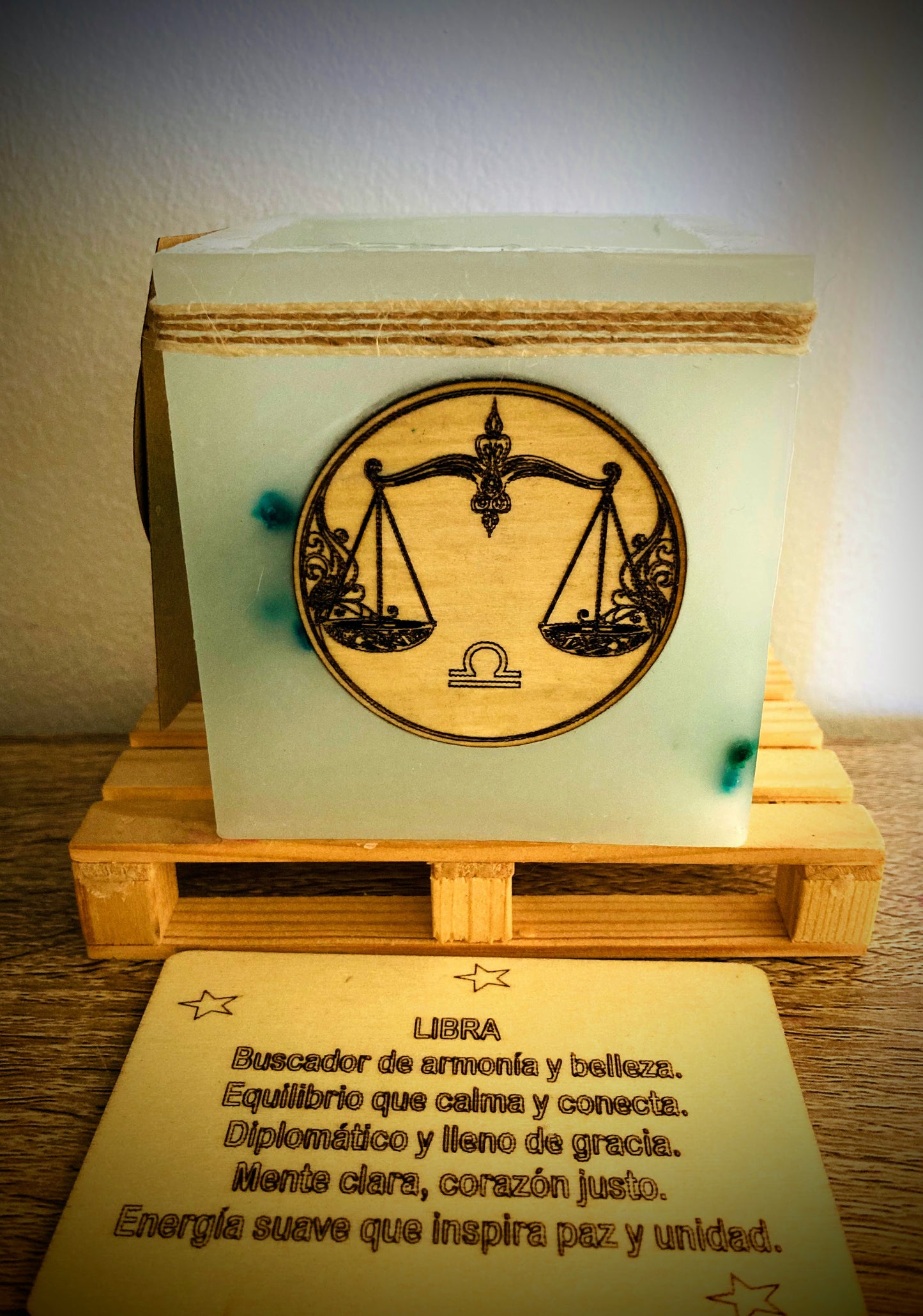 Fanal artesanal/vela hueca con  signo zodiaco -Libra