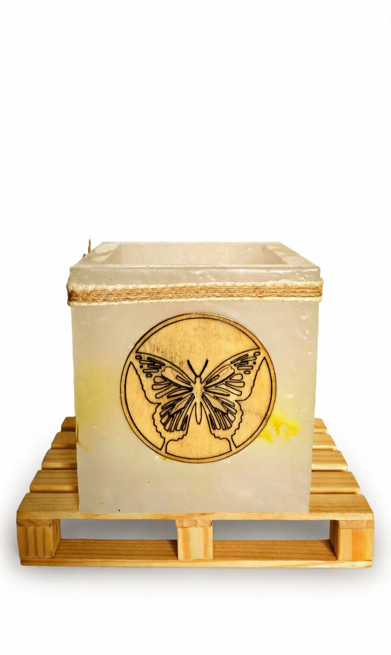 Fanal de cera / vela hueca con mariposa de madera y olor – Lilinnight