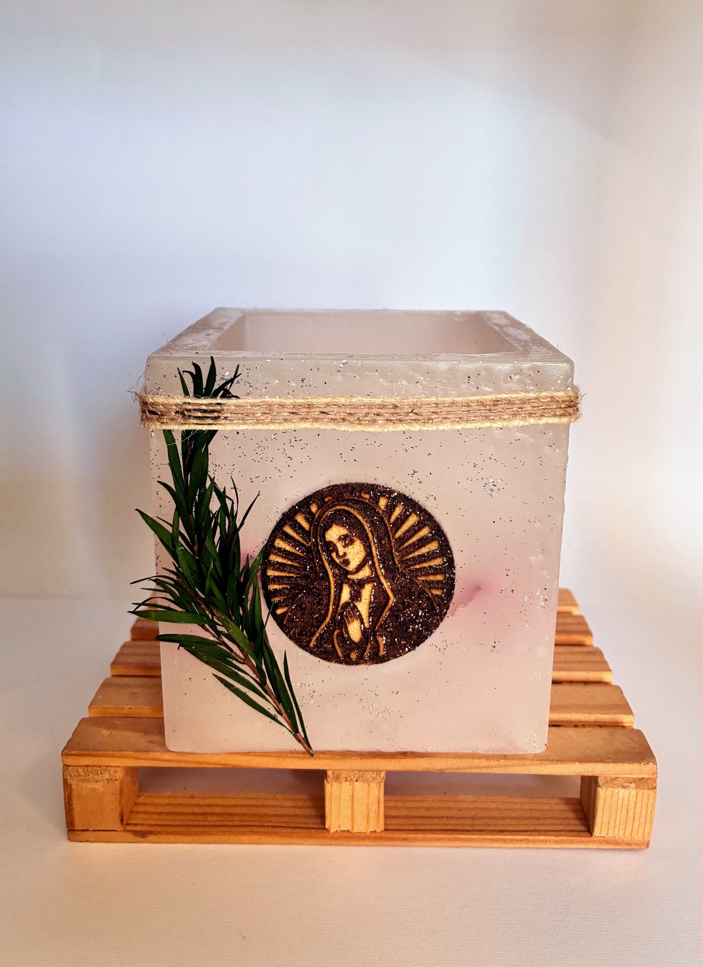 vela hueca virgen, fanal de cera, lilinnight