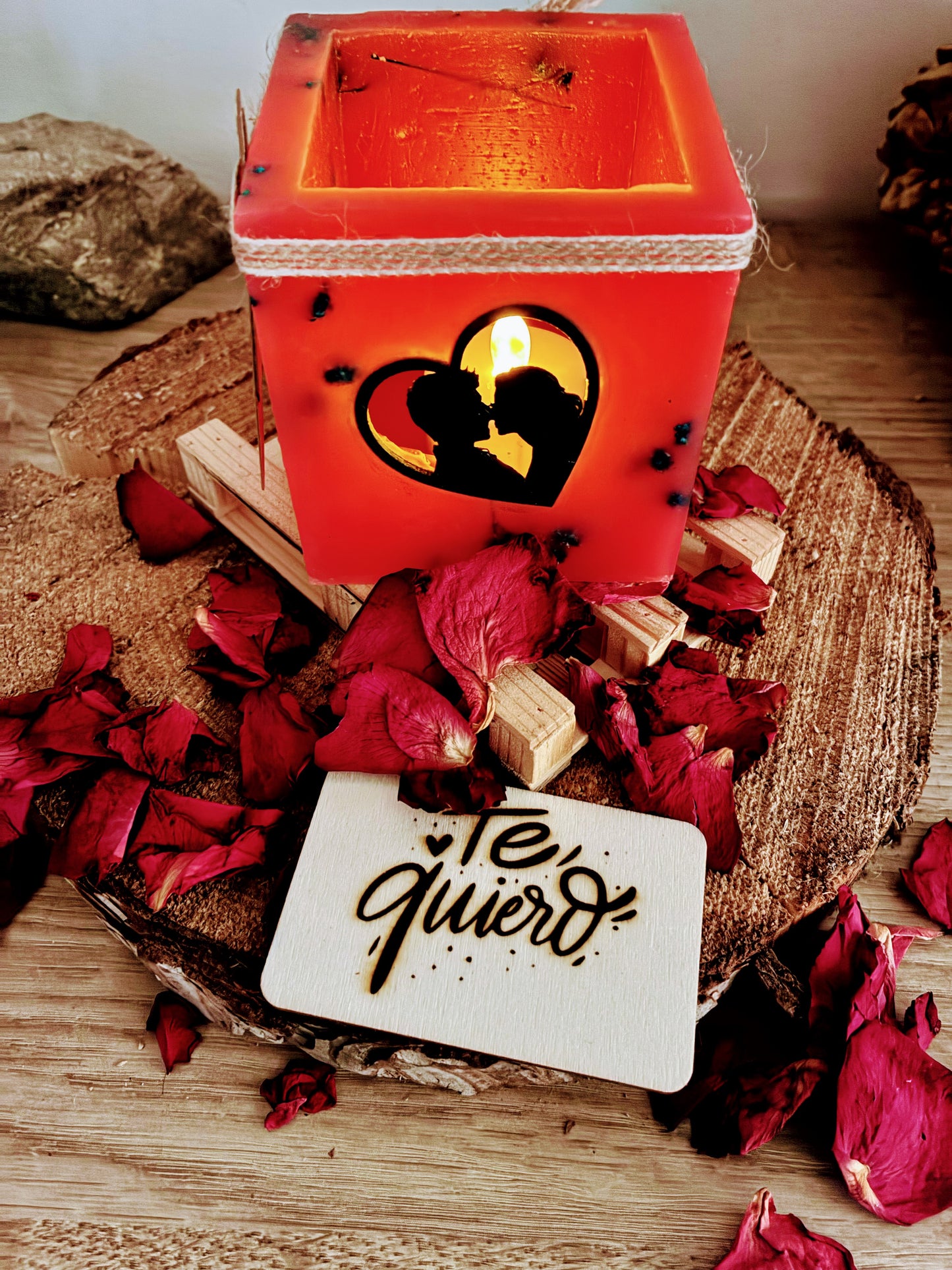 Vela Hueca sin Llama con Corazón y Pareja | Luz LED